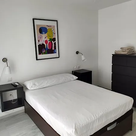 Apartment Comedia